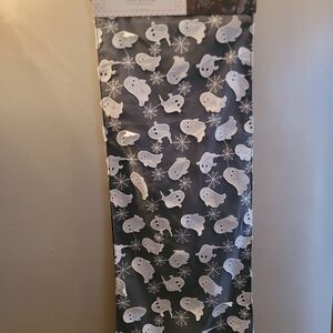 Cupcakes & Cashmere Table Runner